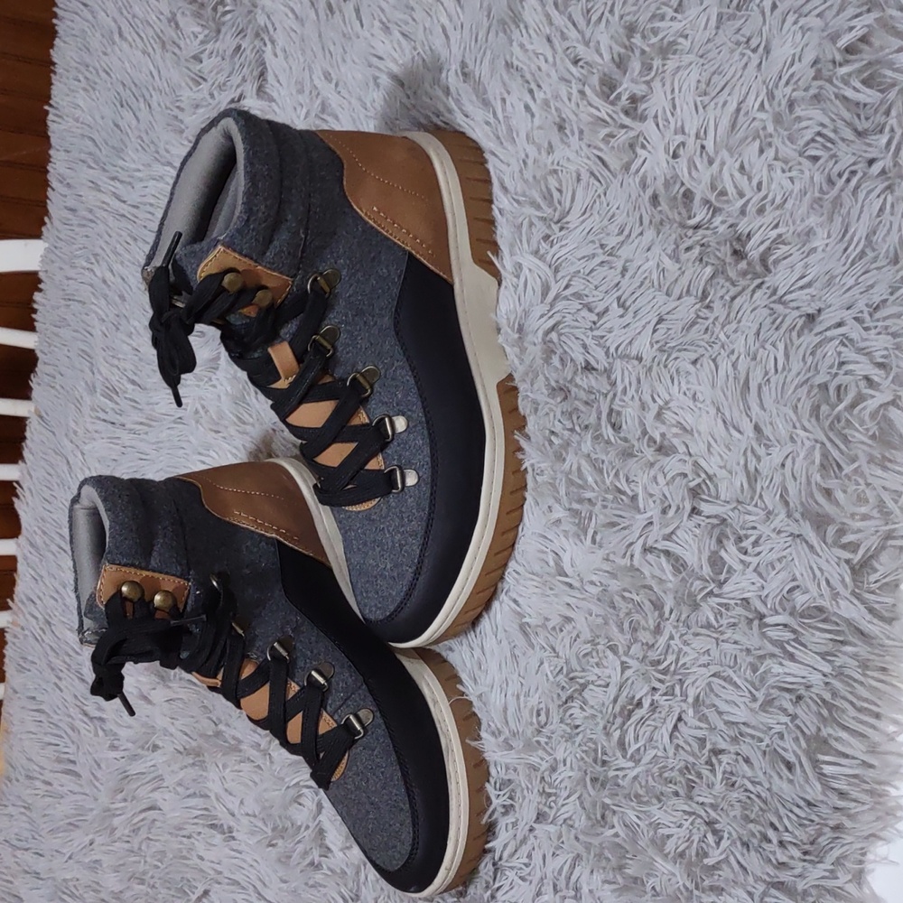 Sonoma boots